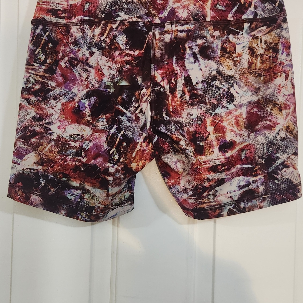 Lululemon Multicolor Abstract Print Shorts
